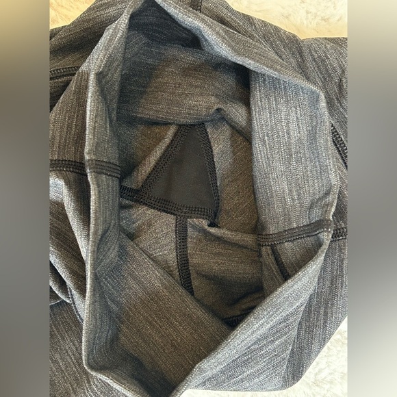 Lululemon Align Tights in Heathered Graphite Size 2 Tall - Picture 4 of 6